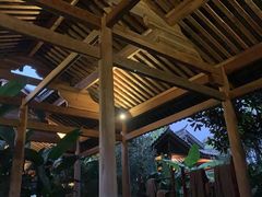 -腾冲洞山温泉村
