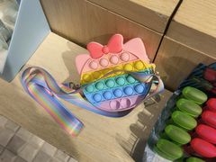 -名创优品(万达广场河东店)