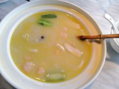 砂锅鲜菌炖虾滑-京味斋·北京烤鸭(华威桥北工大店)