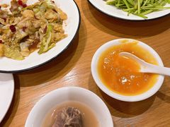 -莲餐厅·湖北菜·潜江小龙虾店(愚园路店)