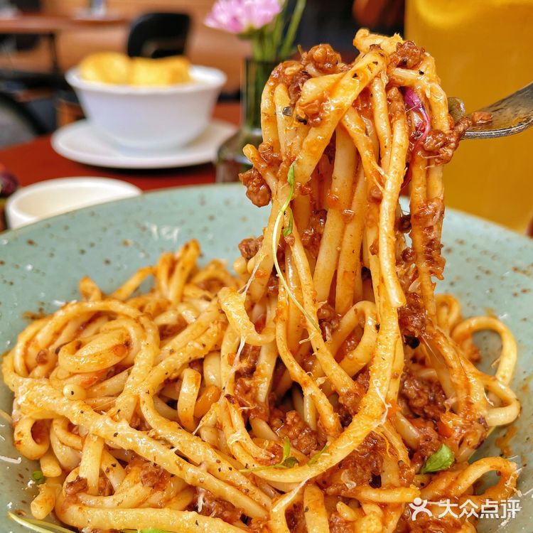 福州这家日餐&夜酒的美式餐吧 烤乳鸽好吃炸了!