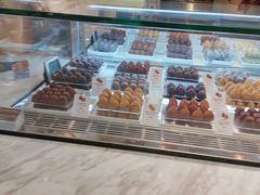 面包甜点陈列柜-GODIVA(王府井apm店)