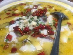 -魏铭鱼头捞饭(晋阳路店)