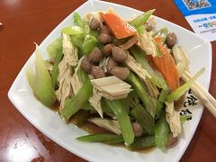 芹菜腐竹-馄饨侯(广渠门店)