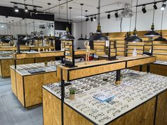 -罗伯特眼镜·蔡司官方授权(罗湖国贸店)