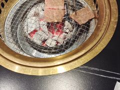 -山川小町·极番烧肉(新地假日广场店)