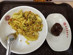 咖喱鸡肉炒饭-北大学一食堂
