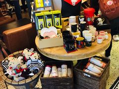 零售区-星巴克臻选(广州沙面店)