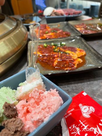 适合情侣约会的烤肉自助餐厅