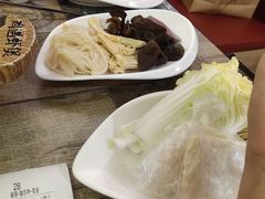 -鸡遇虾煲干锅火锅(小寨金莎店)