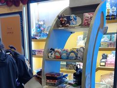 -暴风岛沉浸式体验馆(百联世纪店)