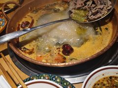 -洱火云南酸菜牛肉火锅(石景山当代商城店)