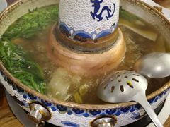 -毛辣果·贵州红酸汤牛肉火锅(西单店)