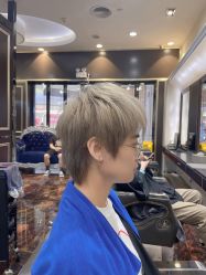 点击看大图 -八佰伴8008星级形象店