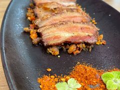 烤脆皮（土）猪肉-中8楼风尚云南菜(颐堤港店)