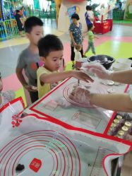 点击看大图 -维佳童话镇演出现场(徐东店)