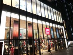门面-优衣库(深圳万象天地旗舰店)