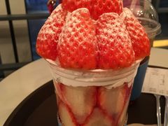草莓杯-Cafe de Paris(林荫路店)