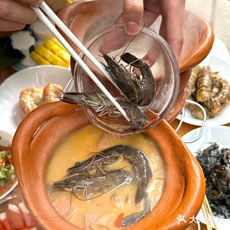 重庆新开的!就在黄泥磅!真的很泰很好吃啊!!!