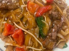 湿炒牛河-李记潮汕砂锅粥(营福路店)