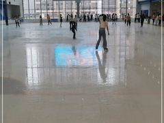 -冰纷万象滑冰场(赣州华润万象城店)