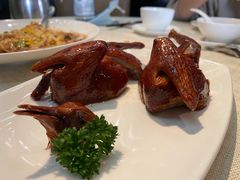 脆皮烧乳鸽-御宝轩(益丰·外滩源店)