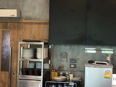 -Chom Cafe and Restaurant