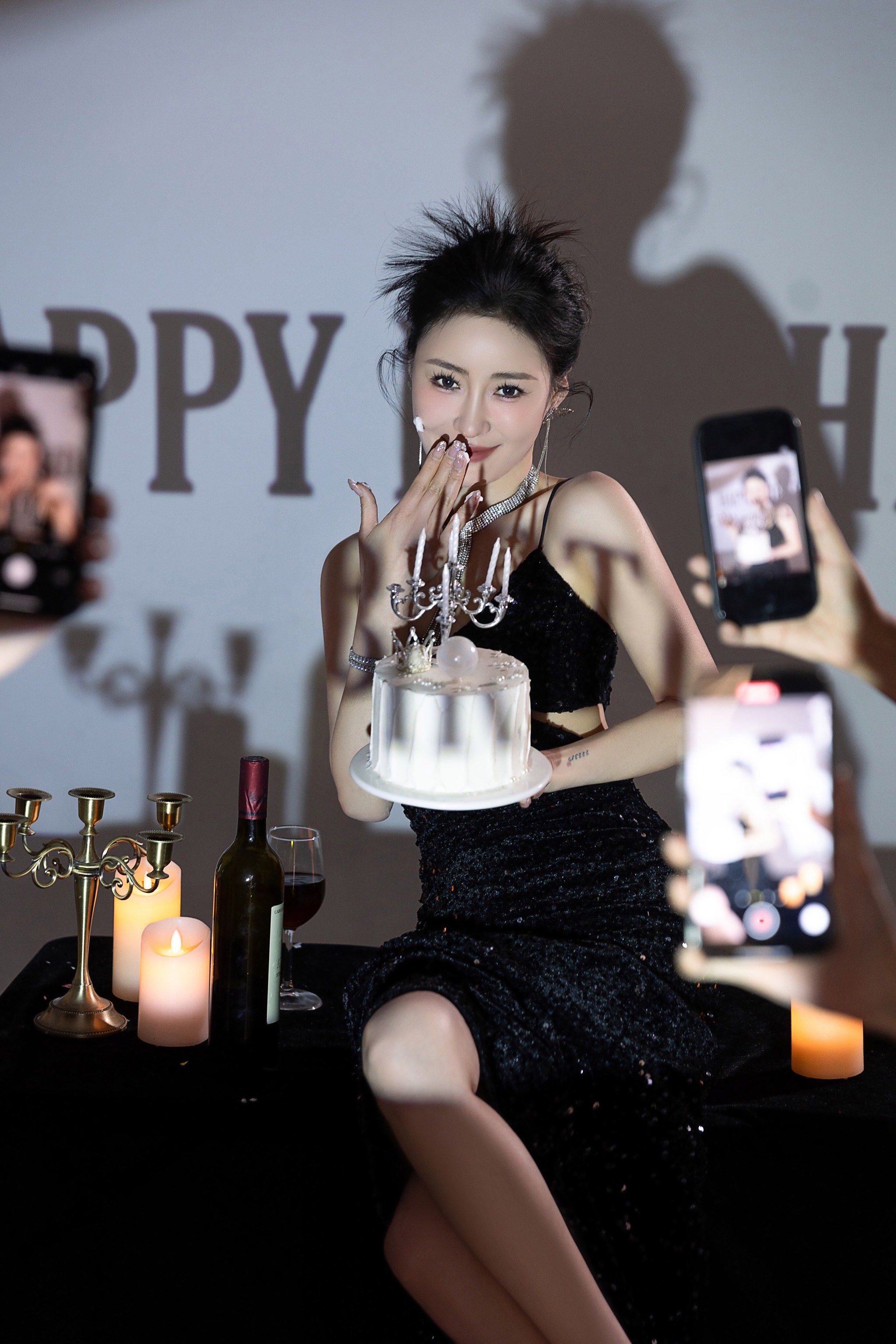 氛围感投影仪生日写真