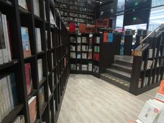-钟书阁(群光广场店)