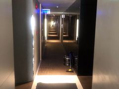 -卡罗酒店(东门晒布地铁站店)