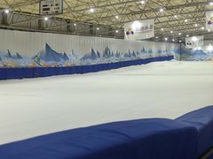 -乔波室内滑雪场