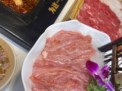 -老牌坊云南鱼豆花火锅(哈西万达店)