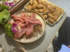 -围炉肉舍•炭烤活鳗•丹东海鲜烤肉(步行街店)