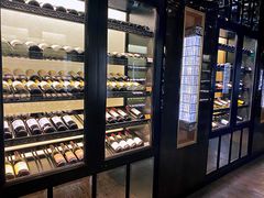 面包甜点陈列柜-御宝轩(益丰·外滩源店)