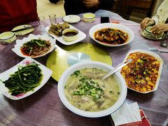 -洪霞餐馆