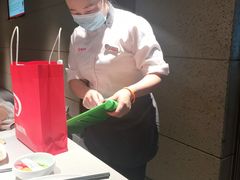 -海底捞火锅鲜切牛肉主题店(长寿路店)