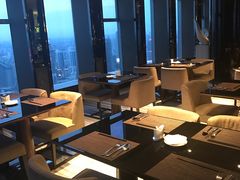 -唐拉雅秀酒店-西锦汇空中BBQ·思创餐厅