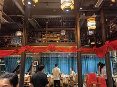 -帅巴人舅母子腊蹄民俗村