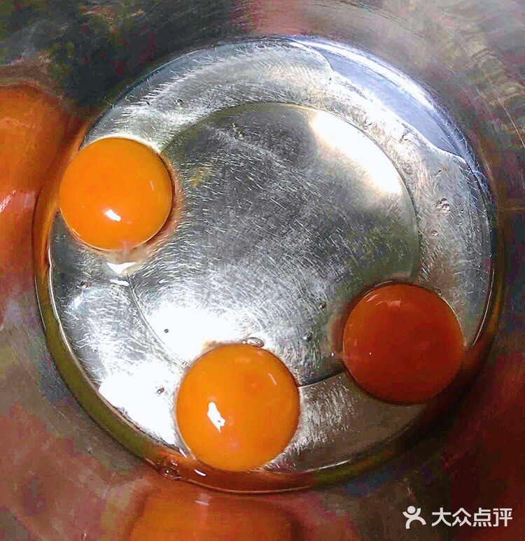 想吃蛋挞了，就自己做起来 主料：    蛋挞皮  