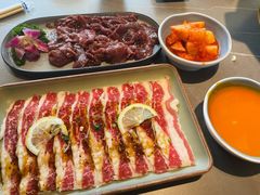柠檬香草黑椒牛五花-小米烤肉-泥炉炭烤(常营店)