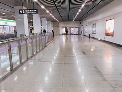 -龙溪路(地铁站)