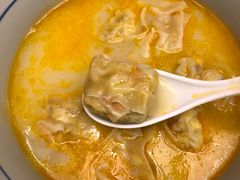 金汤黄鱼馄饨-蟹黄鱼·楼上面馆(外滩中央旗舰店)