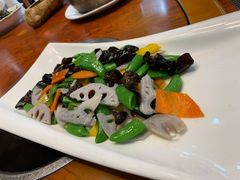 莲藕炒木耳-龙大哥辣子鸡(双龙店)