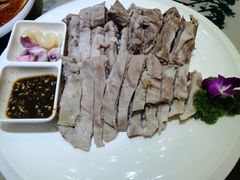 精品手抓羊肉-甘肃国际大酒店-广源伊品清真餐厅