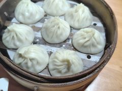 -莱莱小笼·乔艾