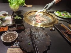 -铭牛烧肉·和牛海鲜自助(高新月牙湖店)