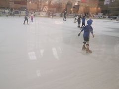 -冠军冰场(环球中心店)
