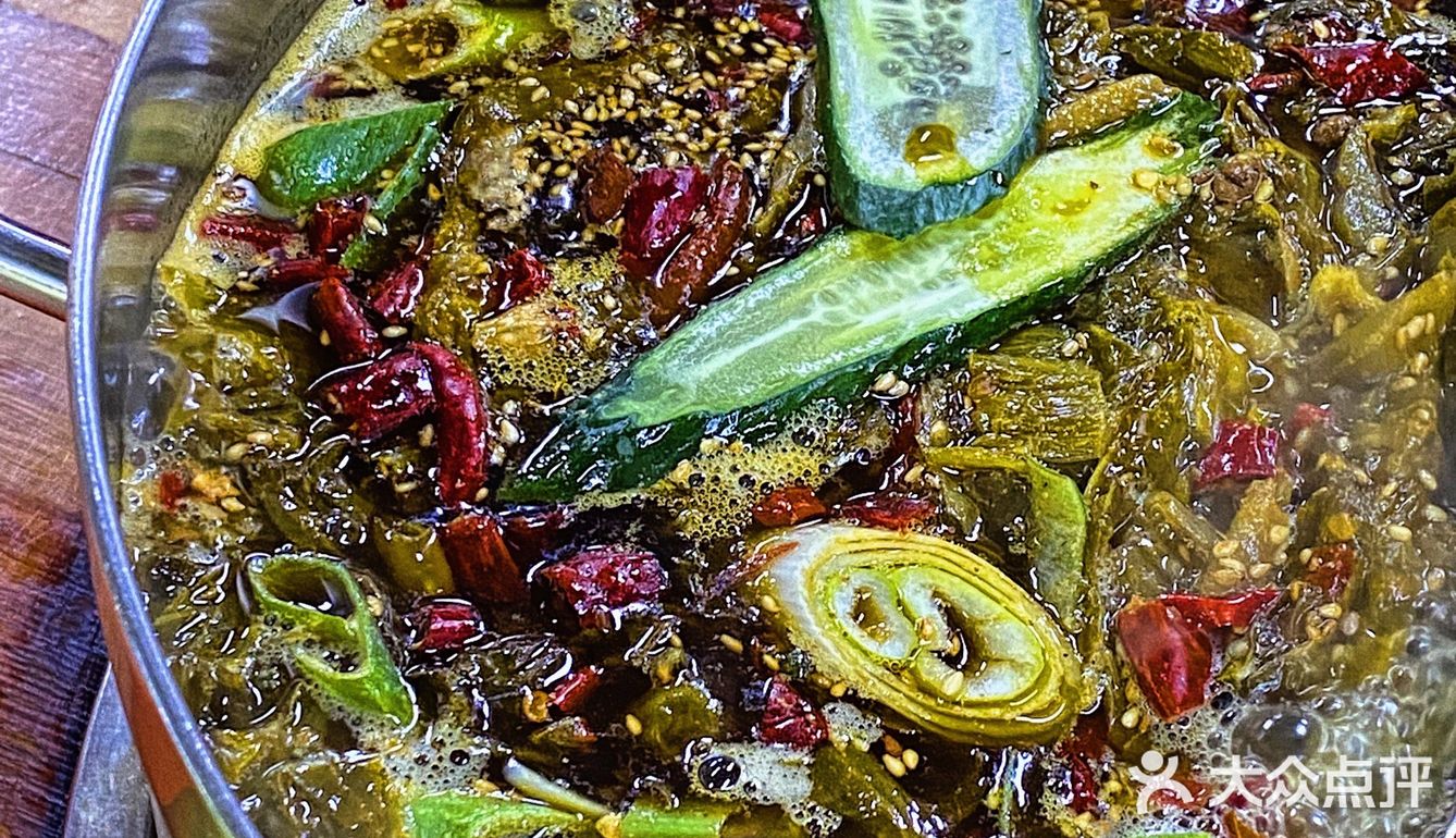 我要吹爆这家巨好吃的酸菜串串‼️