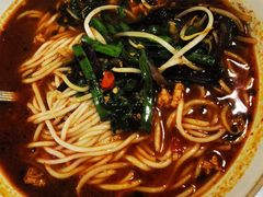 -粉八·云南米线·建水烧烤(常熟路店)