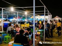 -席娜卡琳火车铁道夜市